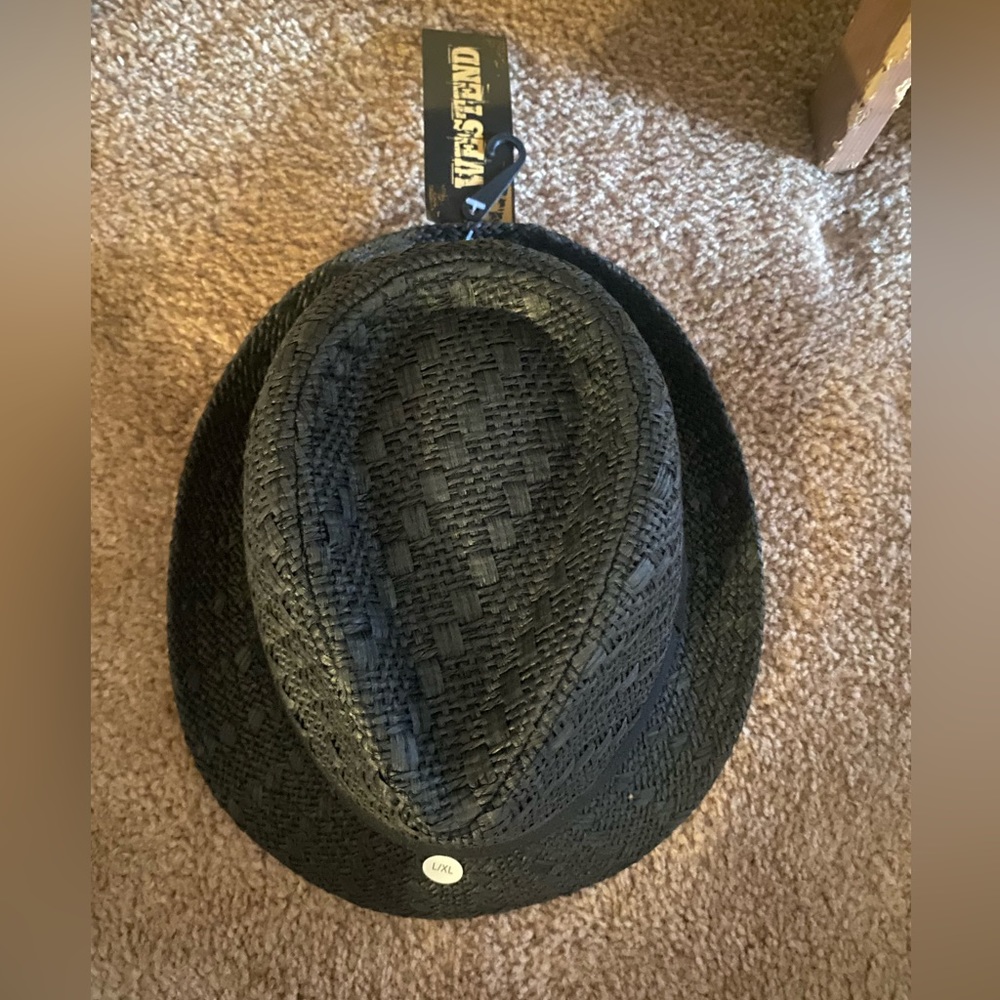 Men’s hat-new with tags